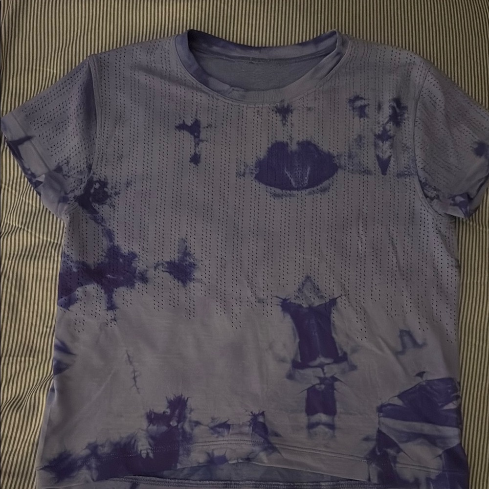 Lululemon women’s tee